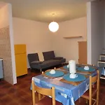 Cozy Flat With Pool Access * Бібіоне