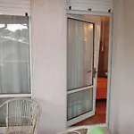 Апартаменти Cozy Flat With Pool Access *
