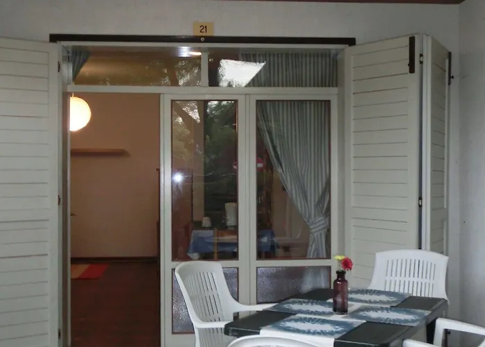 Cozy Flat With Pool Access