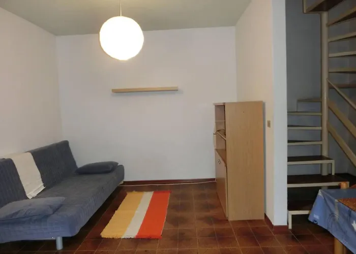 Cozy Flat With Pool Access Апартаменти Бібіоне