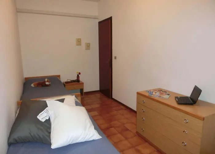 Cozy Flat With Pool Access Апартаменти