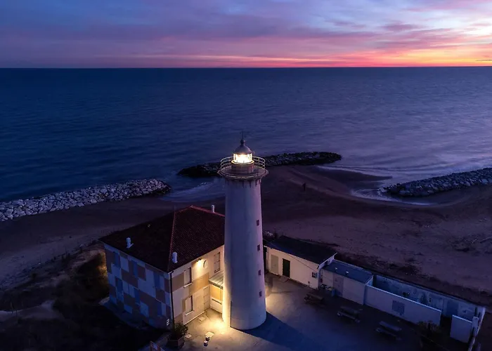 Cozy Flat With Pool Access