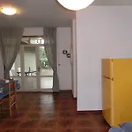 Daire Cozy Flat With Pool Access