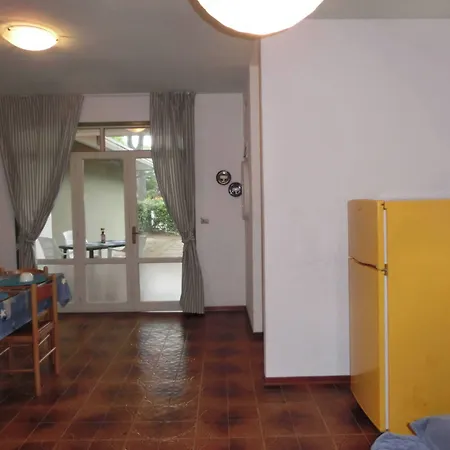 Two Story House With Enclosed Garden Apartman Bibione