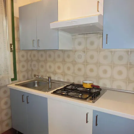 Apartman Two Story House With Enclosed Garden *