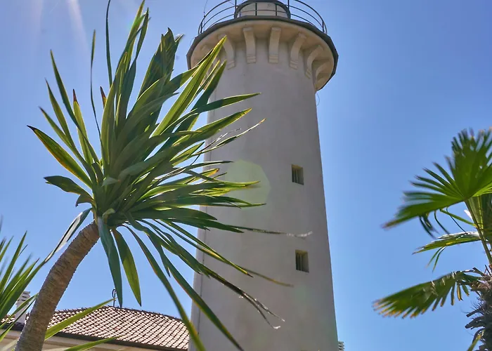 Cozy Flat With Pool Access *